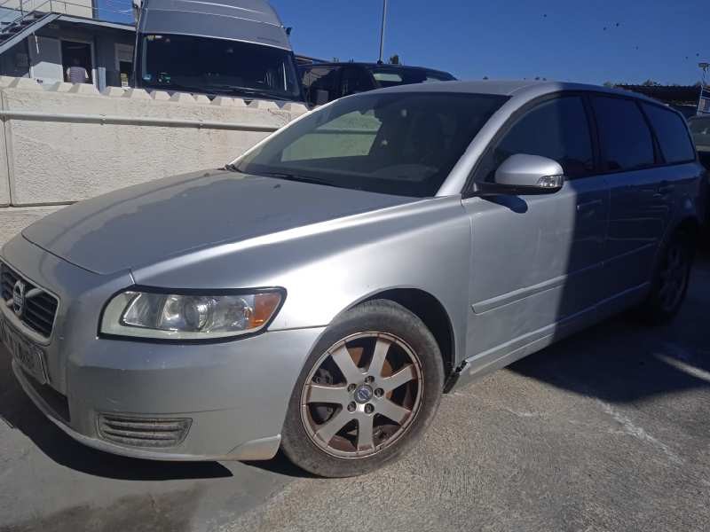 volvo v50 familiar del año 2011