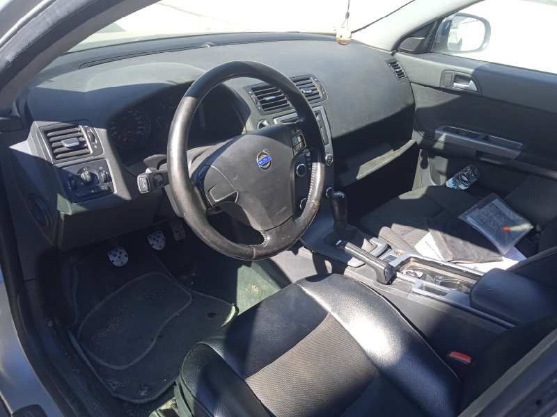 volvo v50 familiar del año 2011