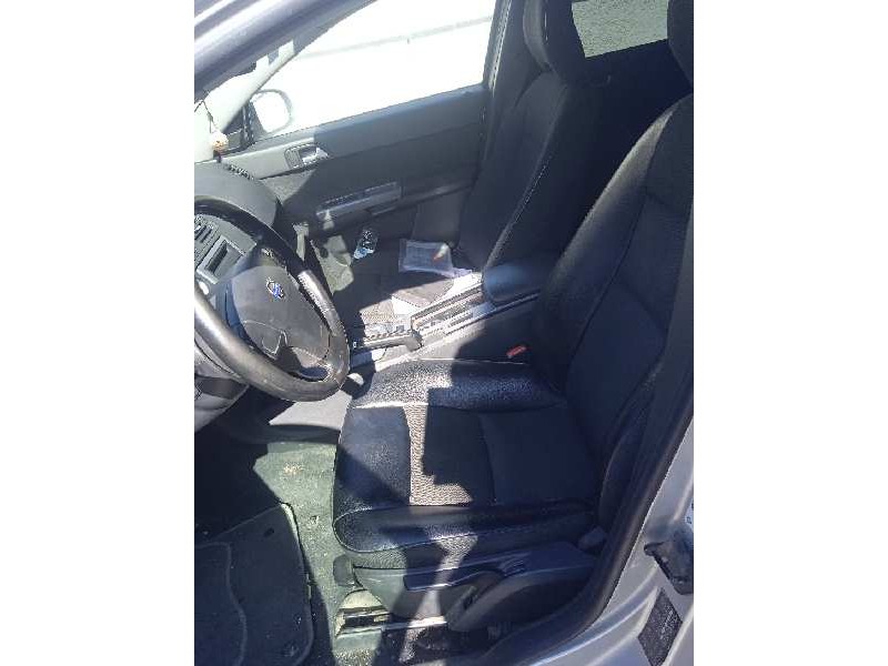 volvo v50 familiar del año 2011