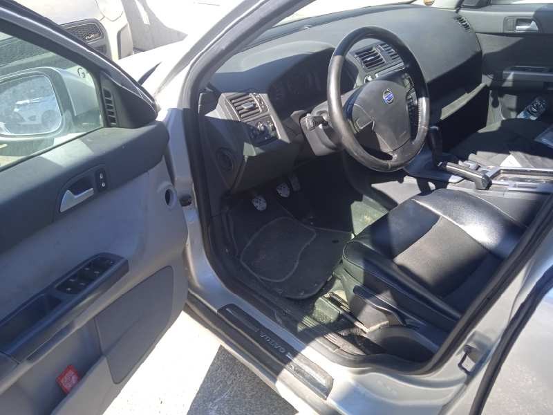 volvo v50 familiar del año 2011