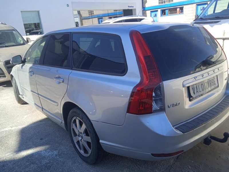 volvo v50 familiar del año 2011