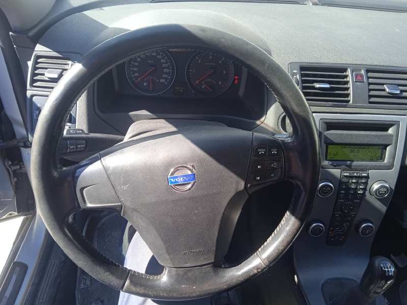 volvo v50 familiar del año 2011