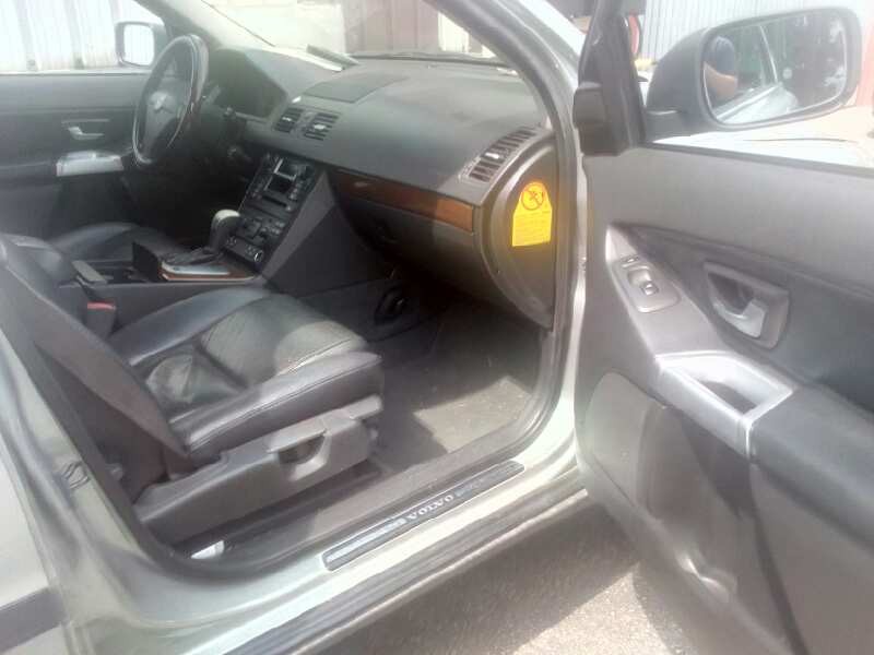 volvo xc90 del año 2003