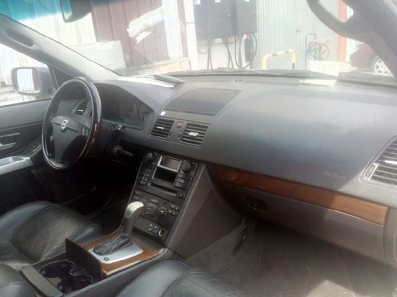 volvo xc90 del año 2003