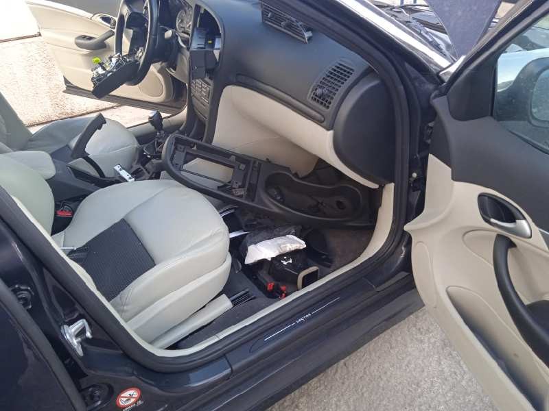 saab 9-3 berlina del año 2005