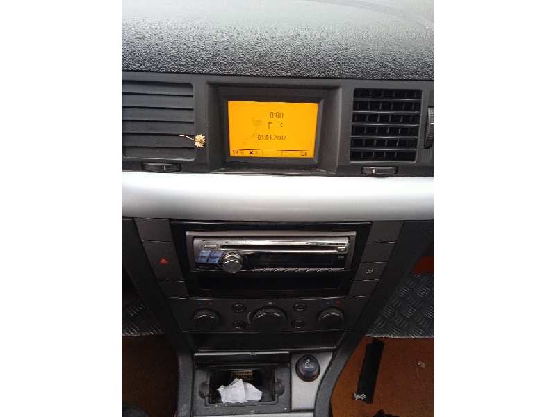 opel vectra c berlina del año 2003