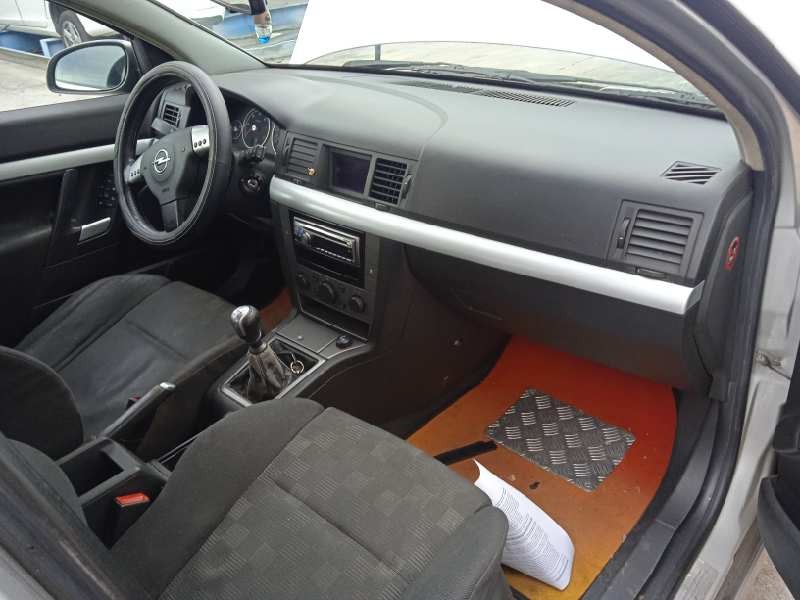 opel vectra c berlina del año 2003
