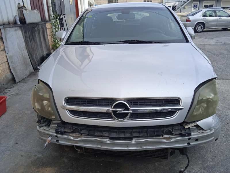 opel vectra c berlina del año 2003