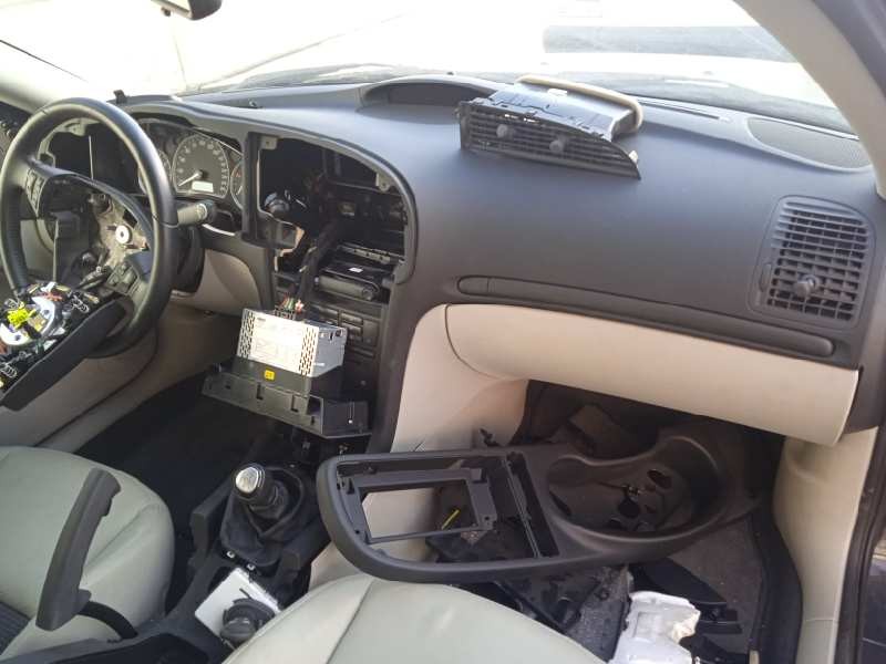 saab 9-3 berlina del año 2005