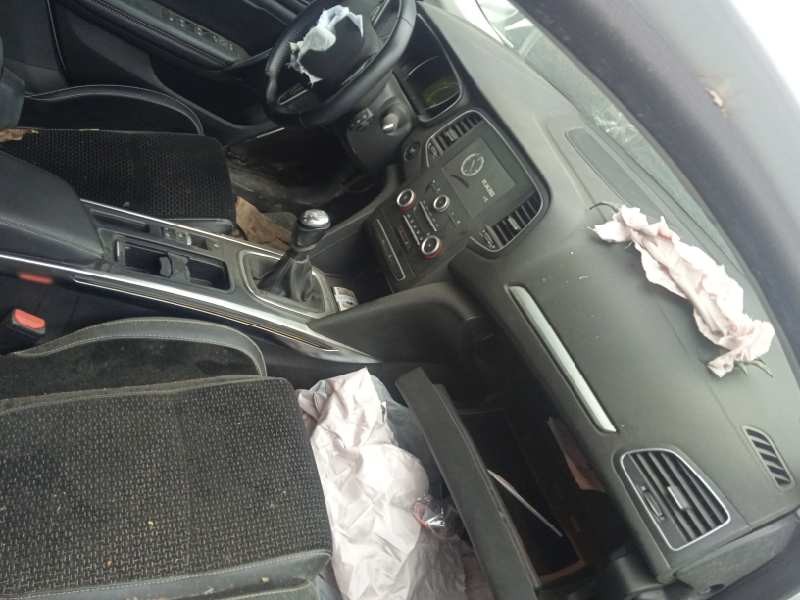 renault megane iv berlina 5p del año 2018