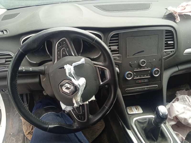 renault megane iv berlina 5p del año 2018