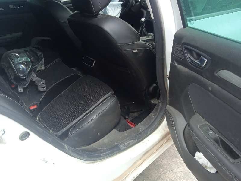 renault megane iv berlina 5p del año 2018