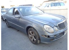 mercedes-benz clase e (w211) berlina del año 2004