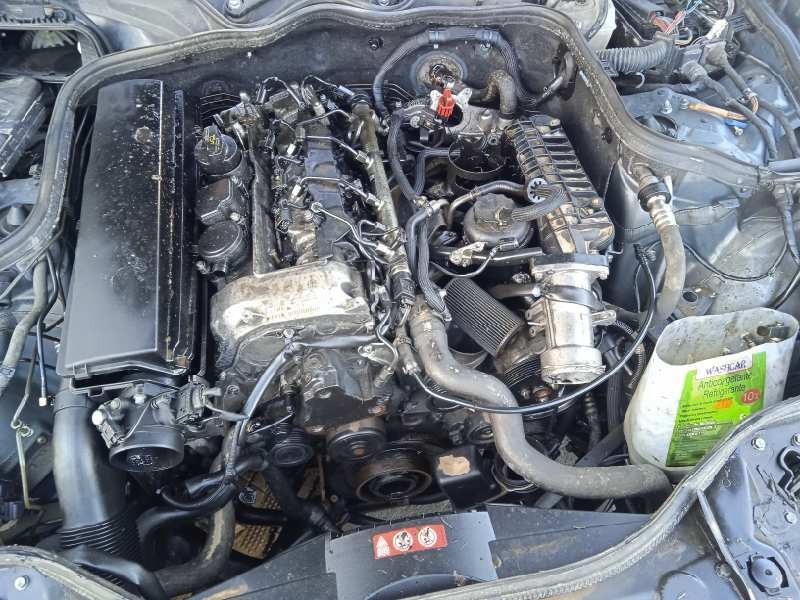 mercedes-benz clase e (w211) berlina del año 2004