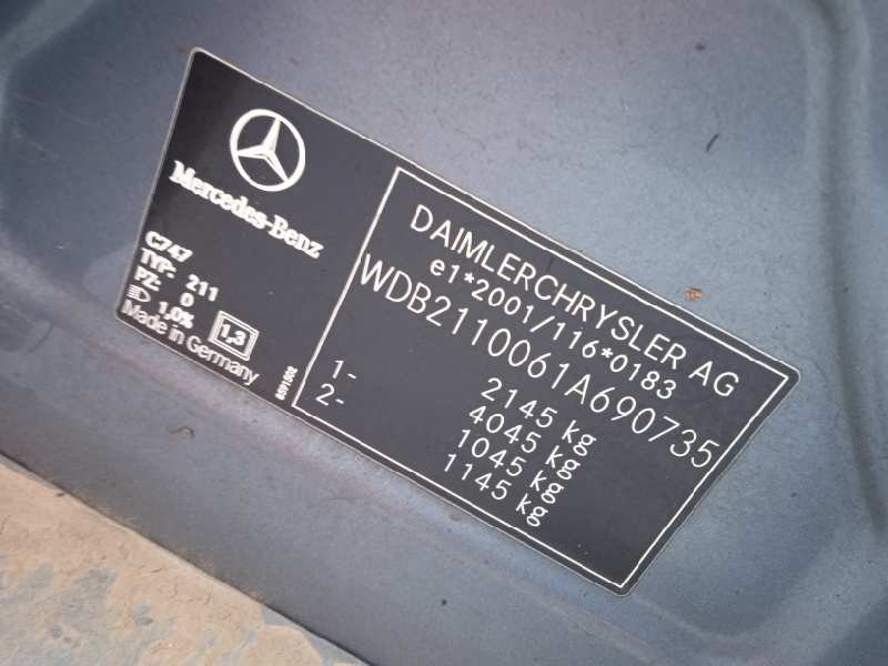 mercedes-benz clase e (w211) berlina del año 2004
