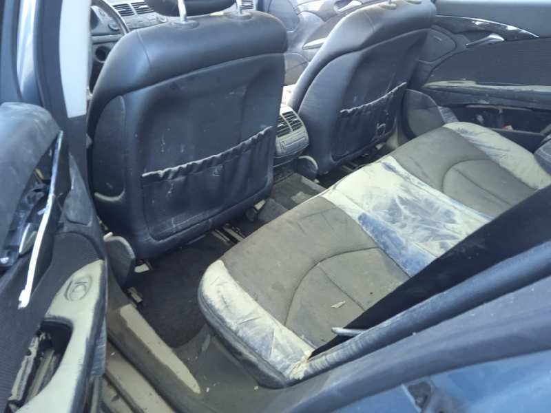 mercedes-benz clase e (w211) berlina del año 2004