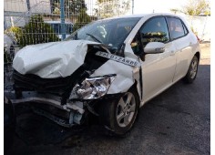 toyota auris del año 2011