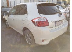 toyota auris del año 2011 2