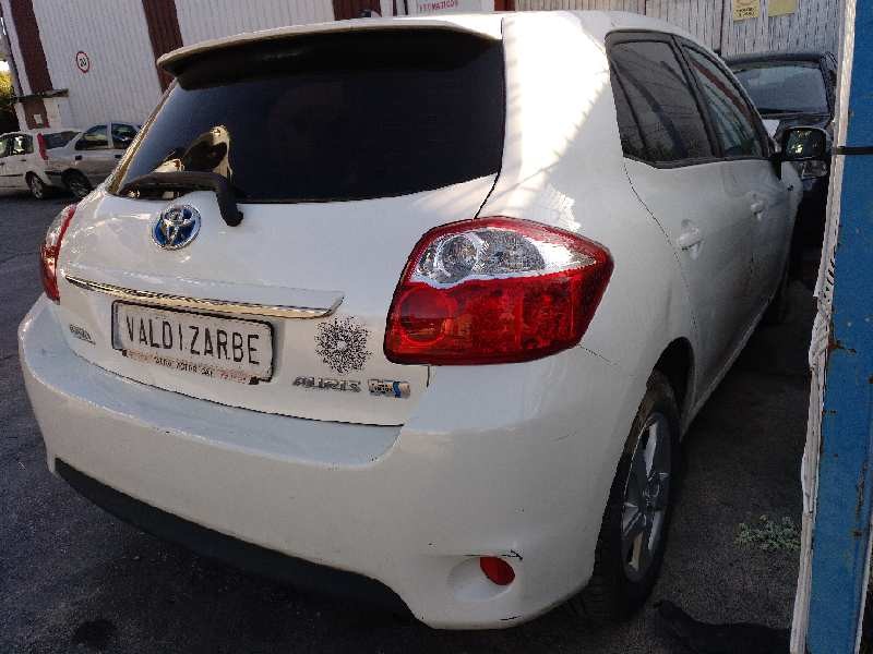 toyota auris del año 2011