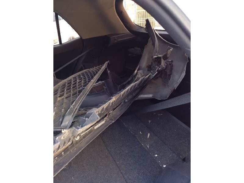 toyota auris del año 2011