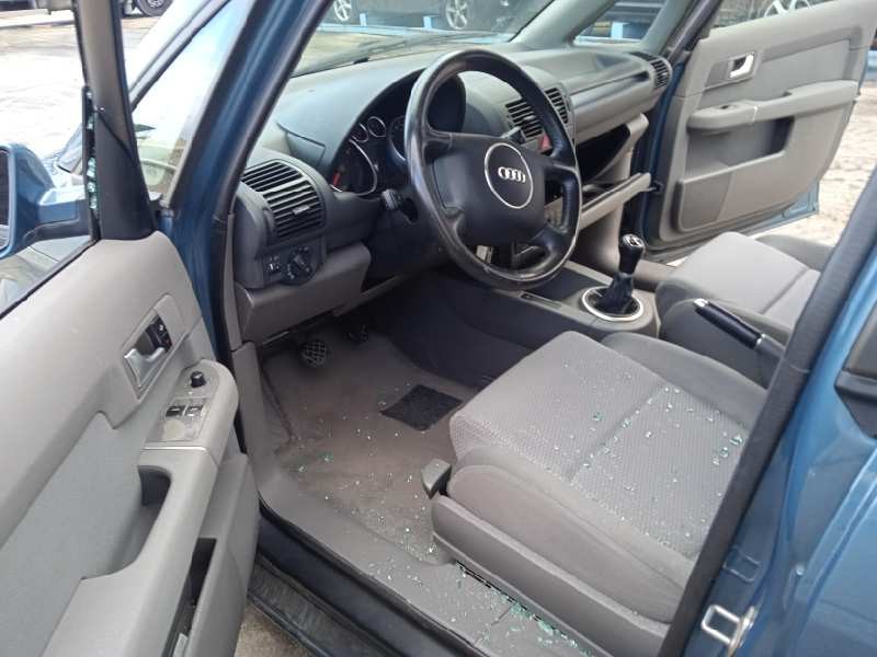 audi a2 (8z) del año 2000