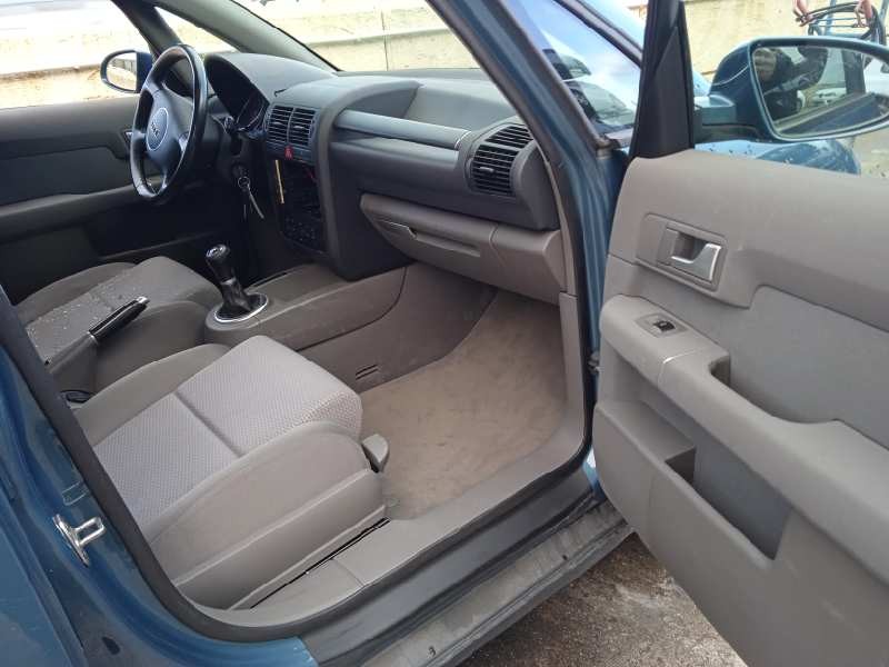 audi a2 (8z) del año 2000