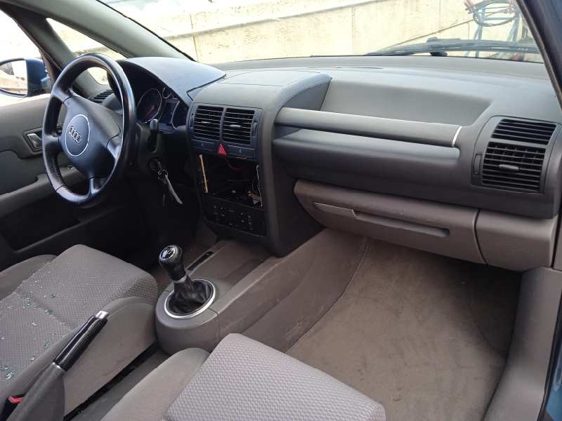 audi a2 (8z) del año 2000