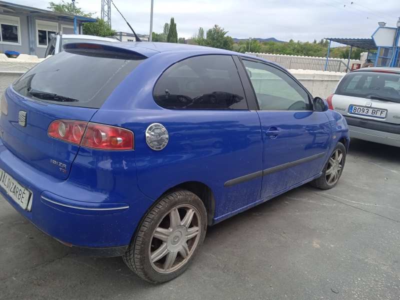 seat ibiza (6l1) del año 2002