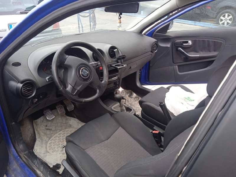 seat ibiza (6l1) del año 2002