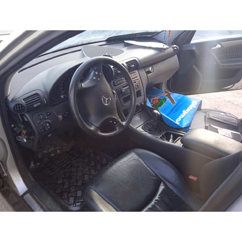 mercedes-benz clase c (w203) familiar del año 2001