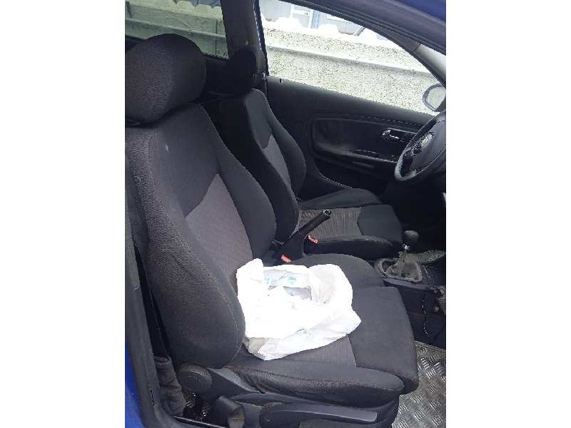 seat ibiza (6l1) del año 2002