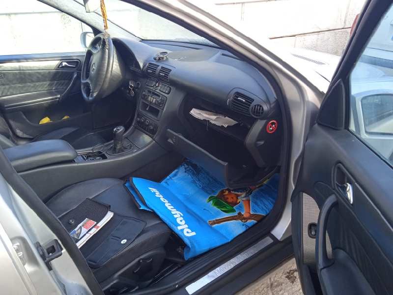 mercedes-benz clase c (w203) familiar del año 2001