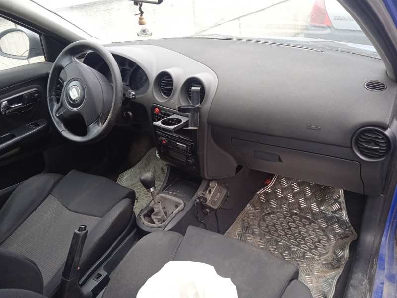 seat ibiza (6l1) del año 2002