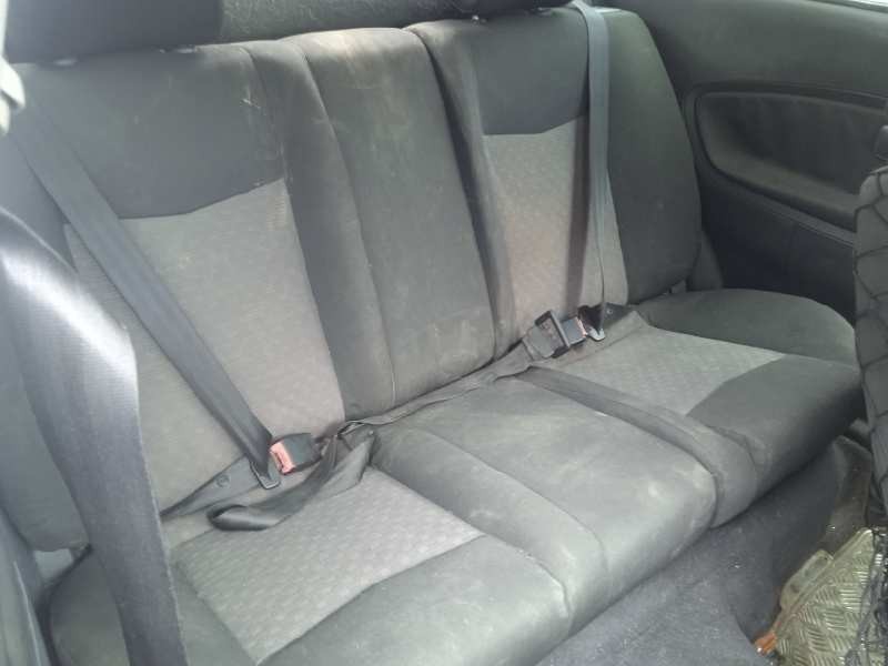seat ibiza (6l1) del año 2002