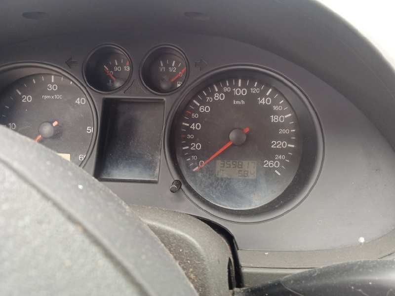 seat ibiza (6l1) del año 2002