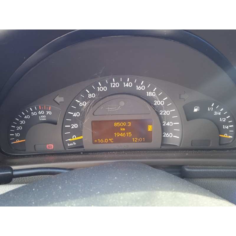 mercedes-benz clase c (w203) familiar del año 2001
