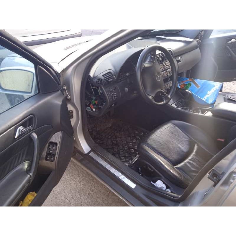 mercedes-benz clase c (w203) familiar del año 2001