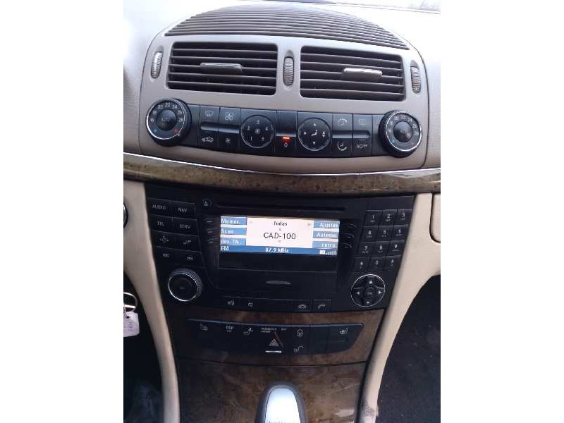 mercedes-benz clase e (w211) berlina del año 2003