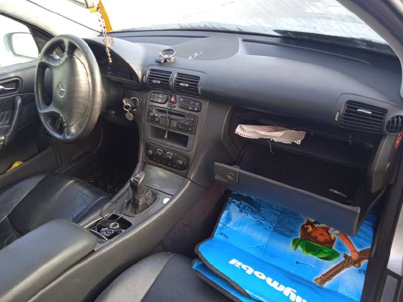 mercedes-benz clase c (w203) familiar del año 2001