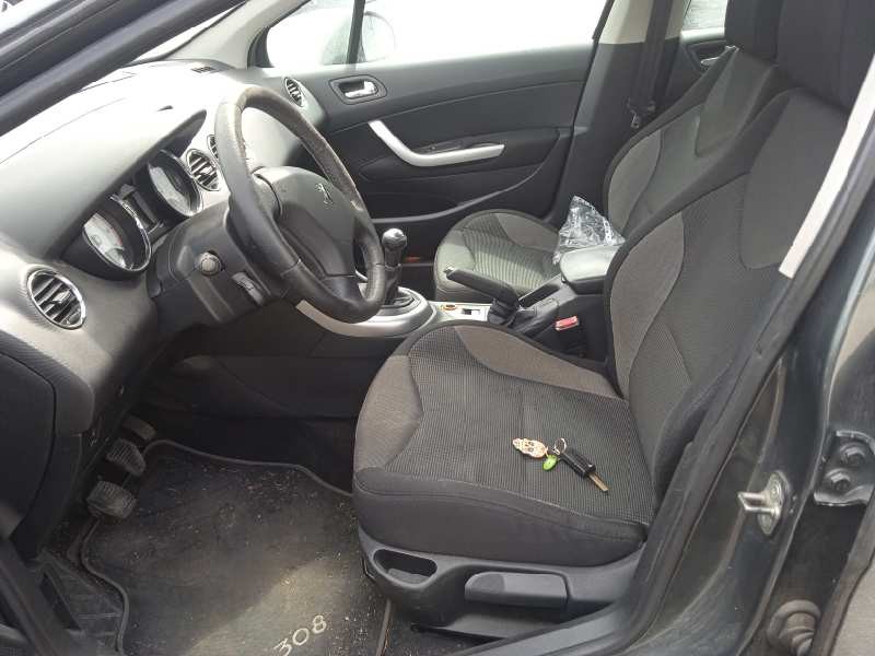 peugeot 308 del año 2008