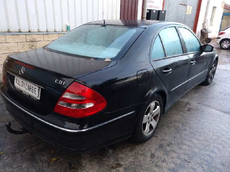 mercedes-benz clase e (w211) berlina del año 2003