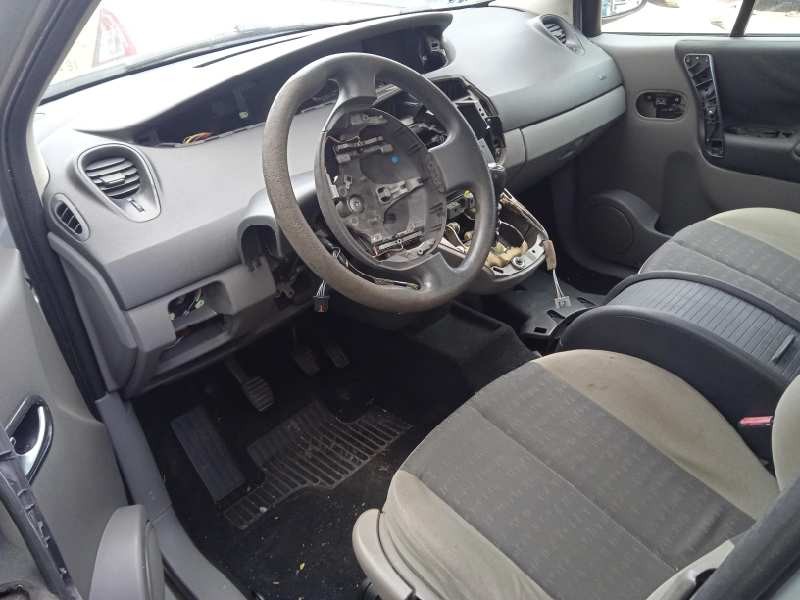 renault scenic ii del año 2004