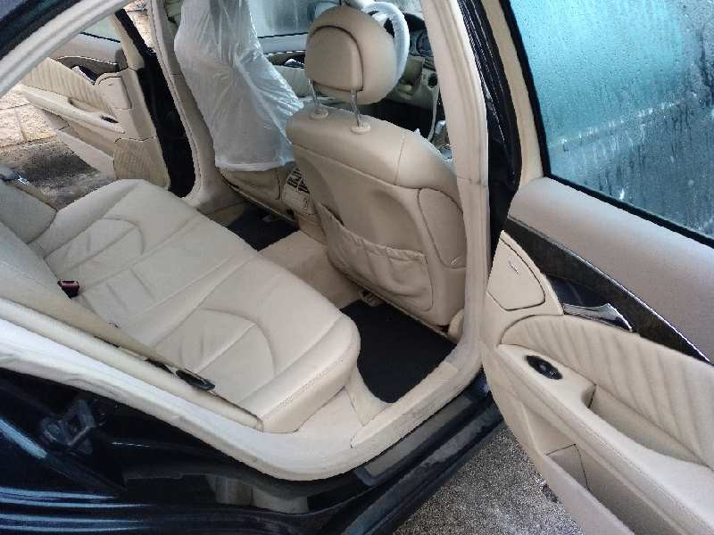 mercedes-benz clase e (w211) berlina del año 2003