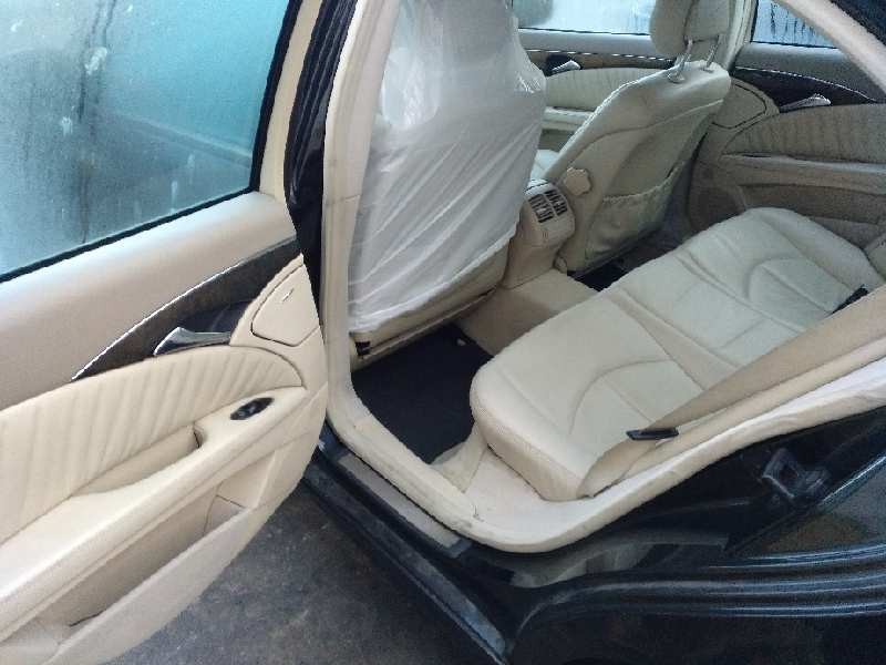 mercedes-benz clase e (w211) berlina del año 2003