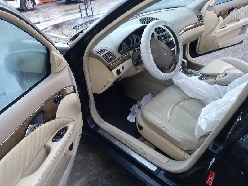 mercedes-benz clase e (w211) berlina del año 2003
