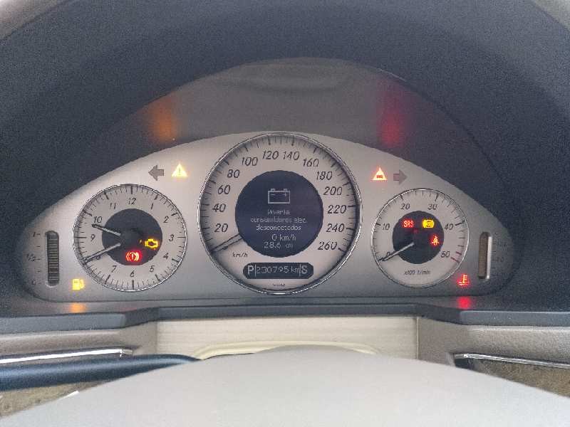 mercedes-benz clase e (w211) berlina del año 2003