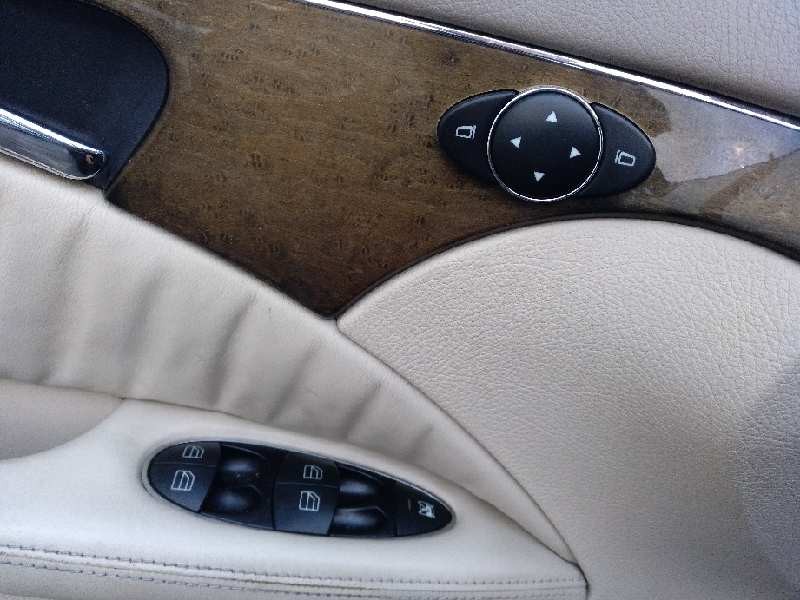 mercedes-benz clase e (w211) berlina del año 2003