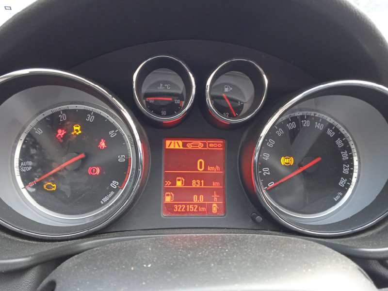 opel insignia berlina del año 2013