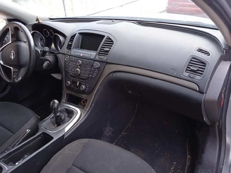 opel insignia berlina del año 2013