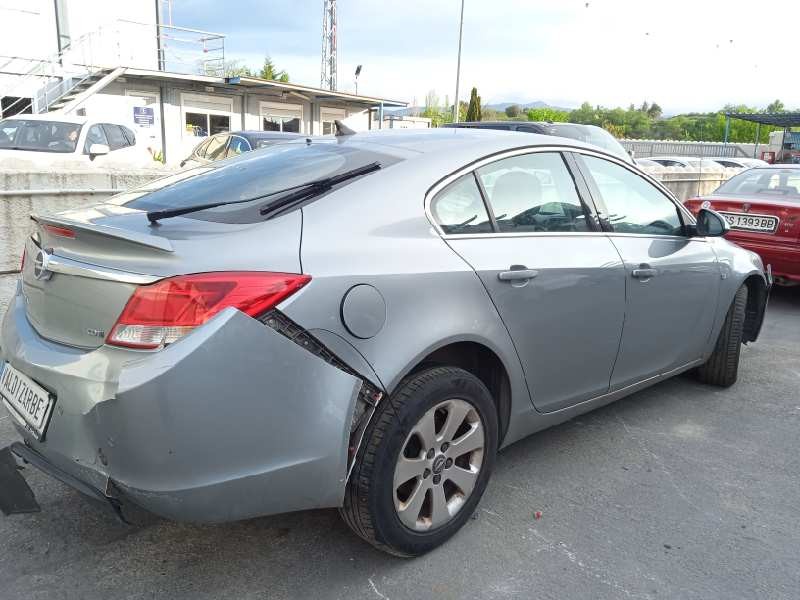 opel insignia berlina del año 2013